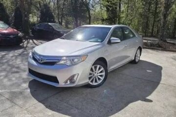 2012 Toyota Camry Hybrid | Automatic | FWD | 155K Miles
